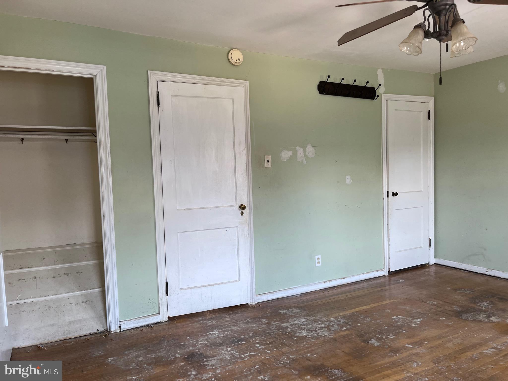 219 Glendale Road Upper Darby, PA 19082 - Photo 13 of 22