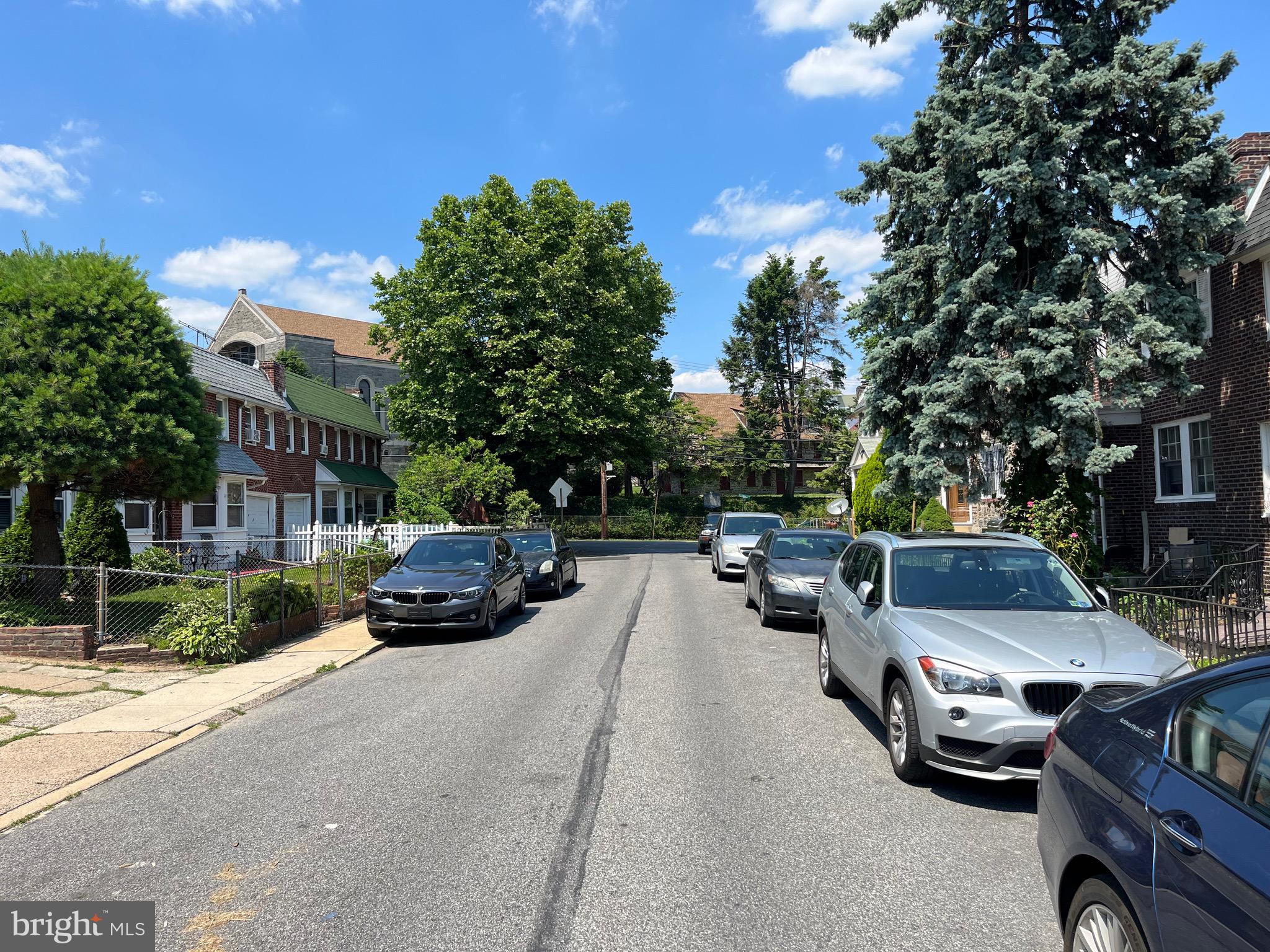 219 Glendale Road Upper Darby, PA 19082 - Photo 3 of 22