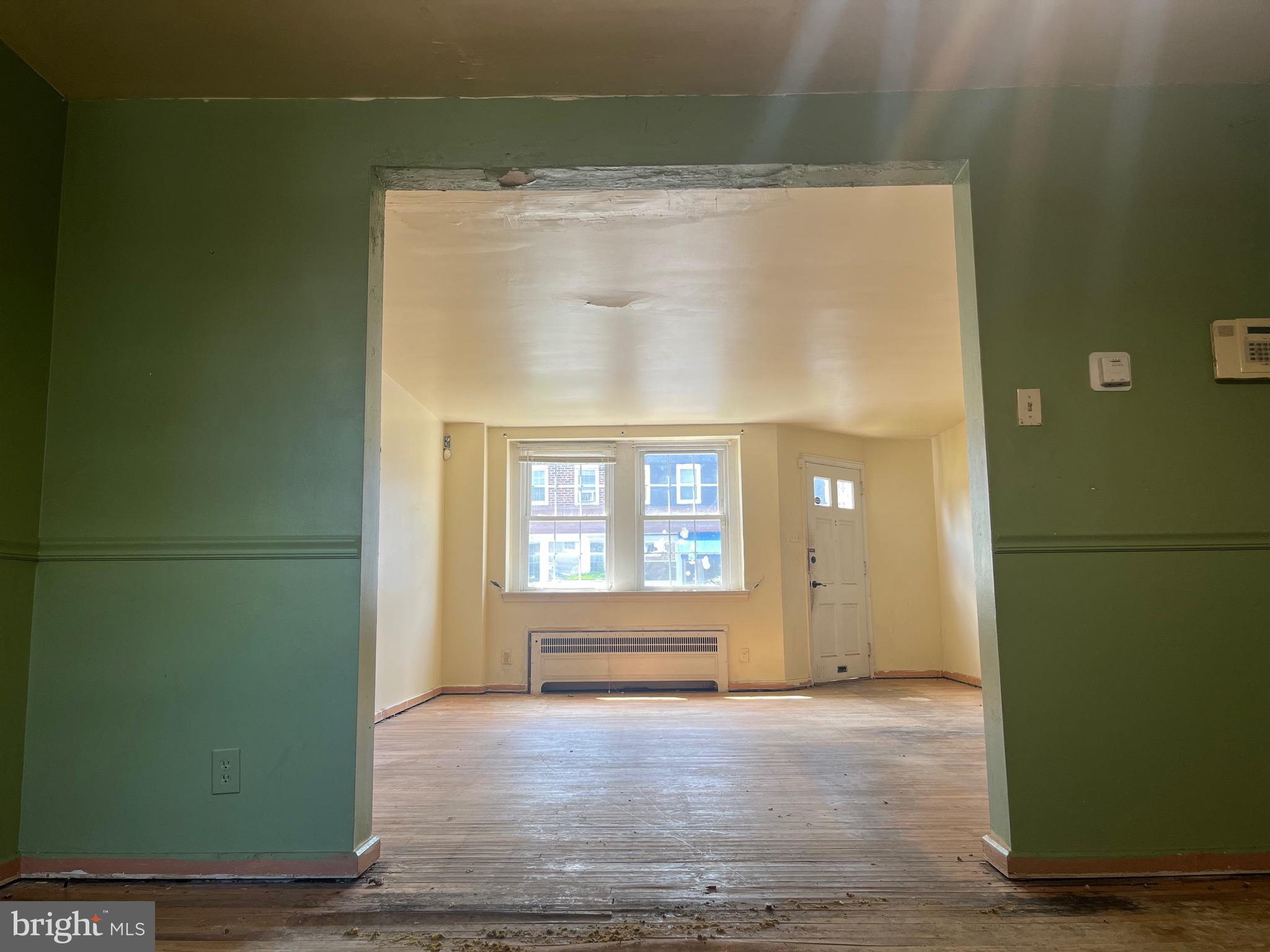 219 Glendale Road Upper Darby, PA 19082 - Photo 5 of 22