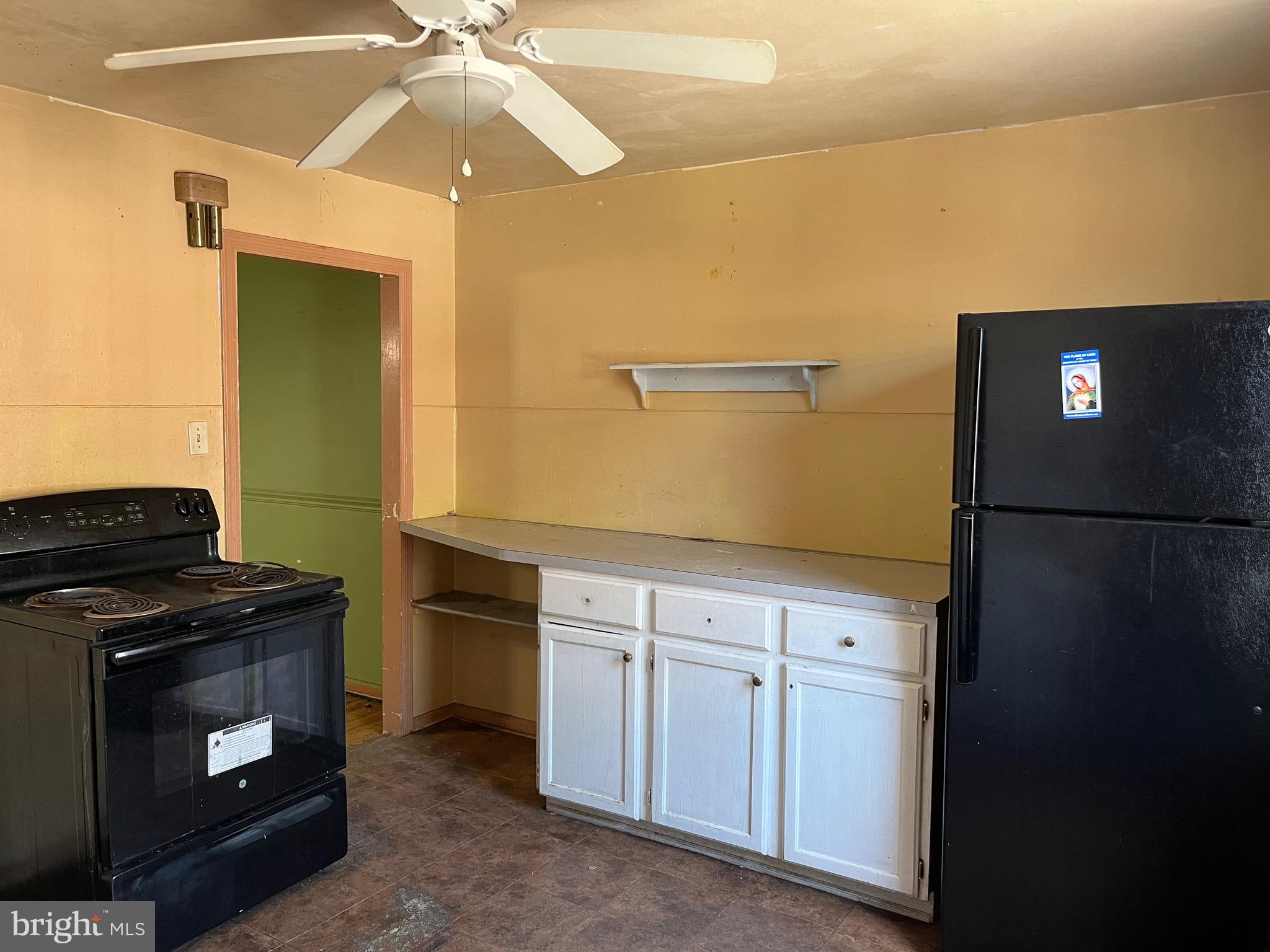219 Glendale Road Upper Darby, PA 19082 - Photo 8 of 22