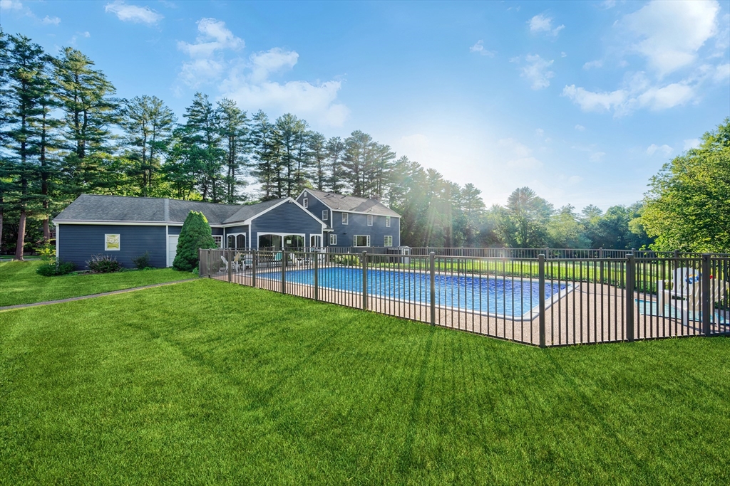 11 Lawndale Road Tyngsborough, MA 01879 - Photo 7 of 40