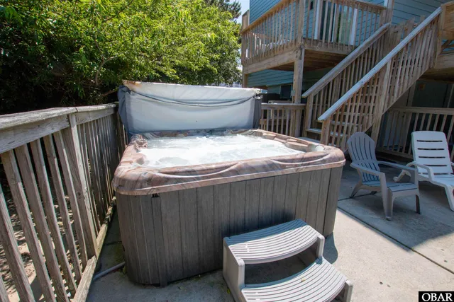 $1,297,700 | 1032 Lighthouse Drive, Corolla, NC 27927