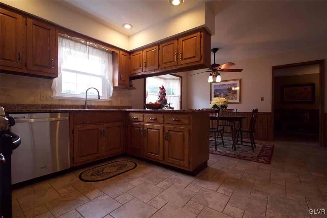 537 Timothy Drive Bethlehem, PA 18017 - Photo 12 of 39
