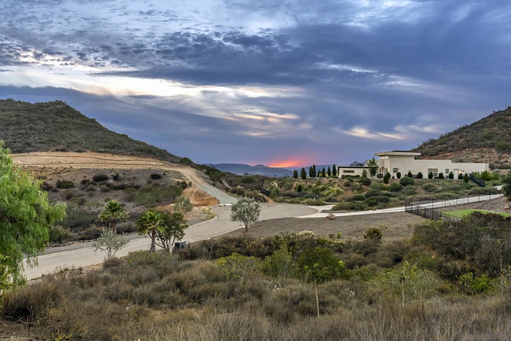 15003 Tooth Rock Road Poway, CA 92064 - Photo 5 of 9 Gallery Image 5