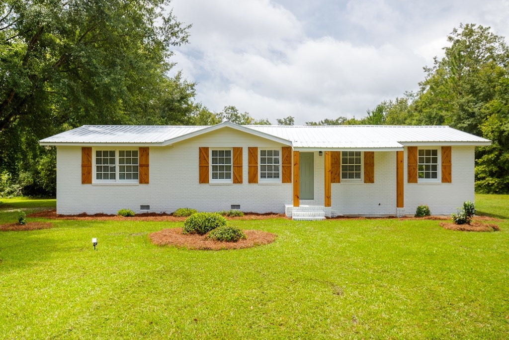 3320 Hart Road Valdosta, GA 31601 - Photo 2 of 23 Gallery Image 2