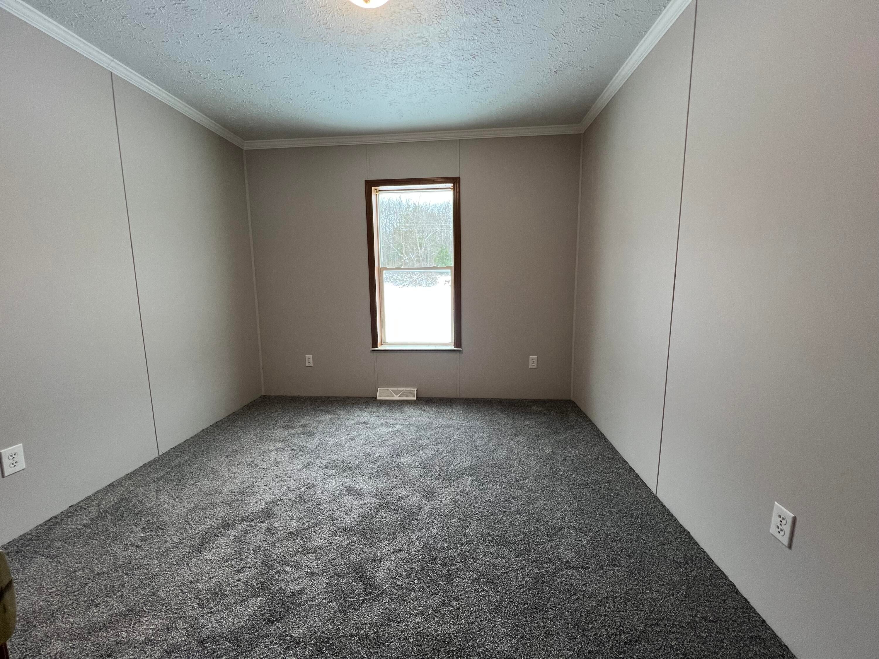 2921 South Extension Road Cheboygan, MI 49721 - Photo 4 of 17 Gallery Image 4