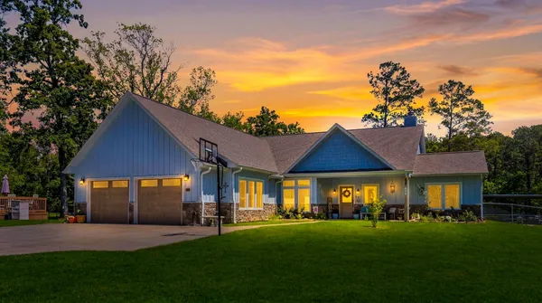 $690,000 | 229 Knollwood Creek, Onalaska, TX 77360