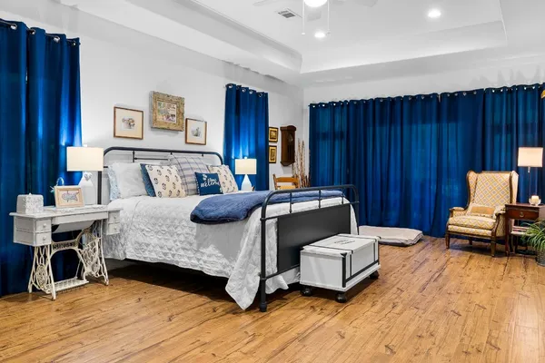 $690,000 | 229 Knollwood Creek, Onalaska, TX 77360