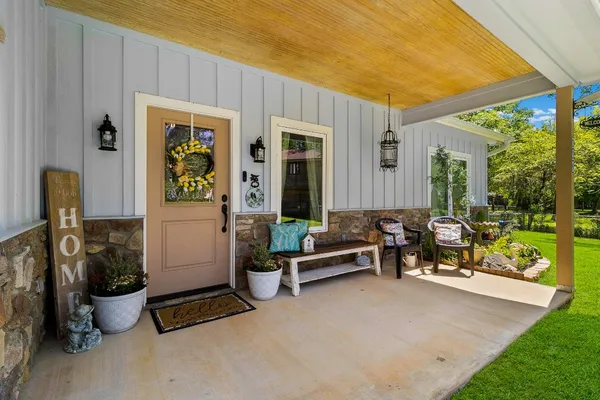 $690,000 | 229 Knollwood Creek, Onalaska, TX 77360