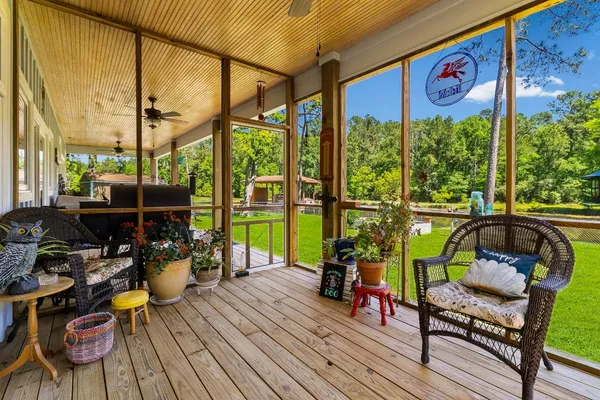 $690,000 | 229 Knollwood Creek, Onalaska, TX 77360