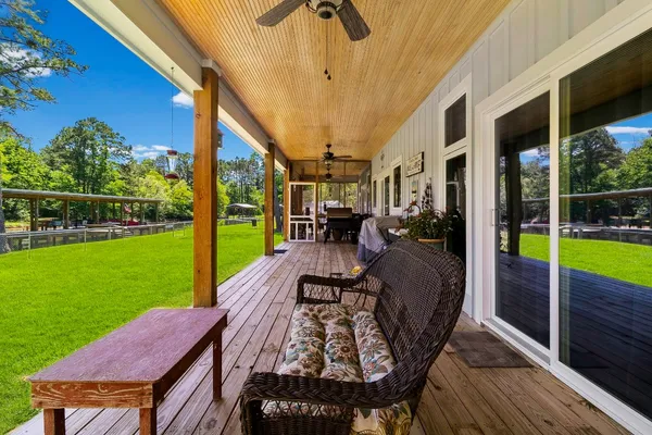 $690,000 | 229 Knollwood Creek, Onalaska, TX 77360