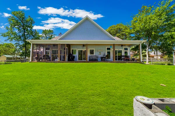 $690,000 | 229 Knollwood Creek, Onalaska, TX 77360