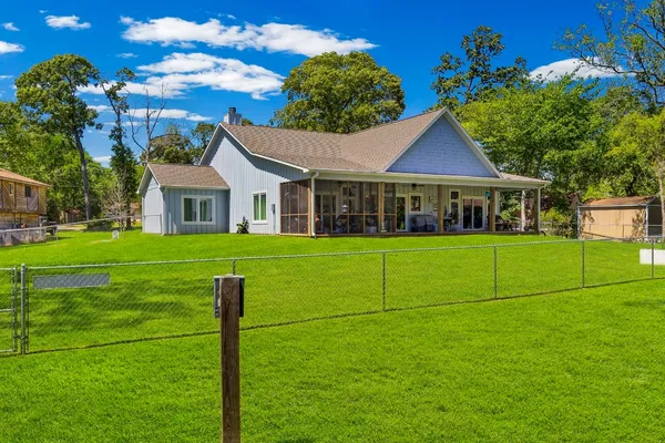 $690,000 | 229 Knollwood Creek, Onalaska, TX 77360