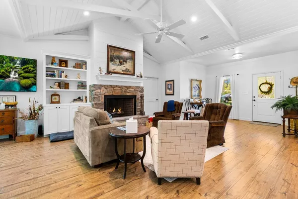 $690,000 | 229 Knollwood Creek, Onalaska, TX 77360