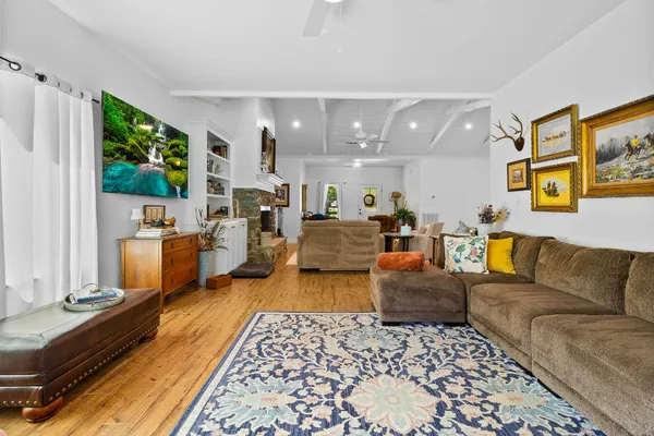 $690,000 | 229 Knollwood Creek, Onalaska, TX 77360