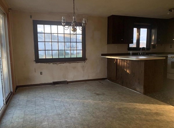 91 Frederick Street, Unit 75 Dracut, MA 01826 - Photo 2 of 10