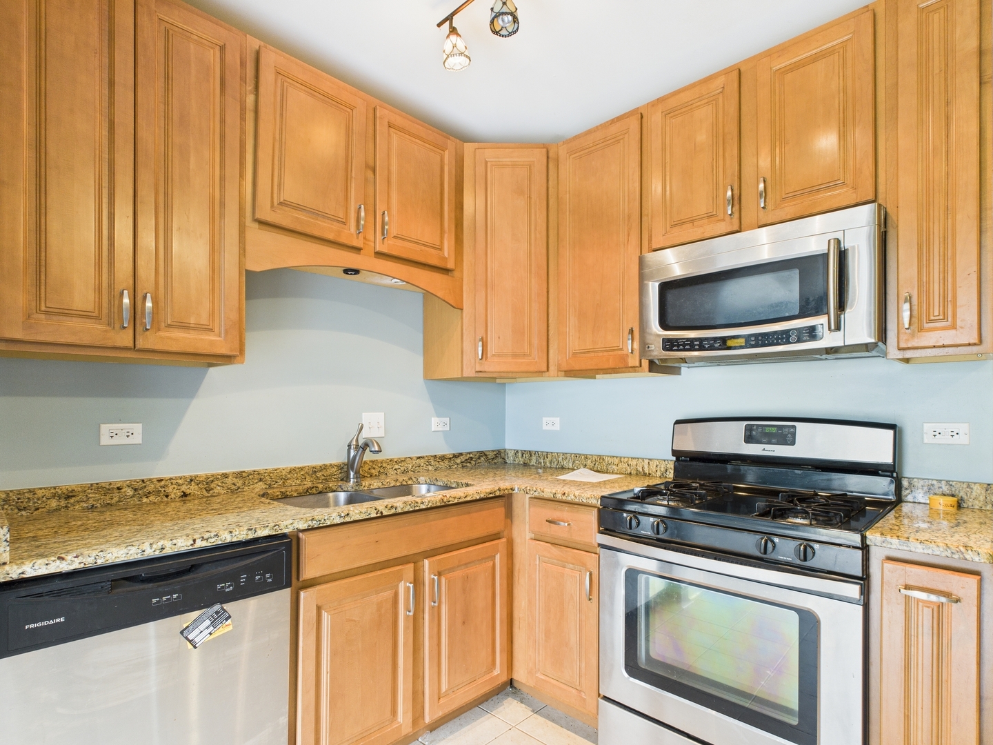 293 Northwood Road Riverside, IL 60546 - Photo 11 of 31