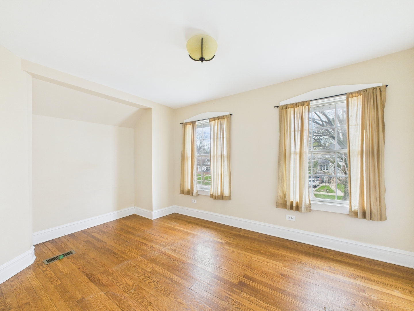 293 Northwood Road Riverside, IL 60546 - Photo 15 of 31