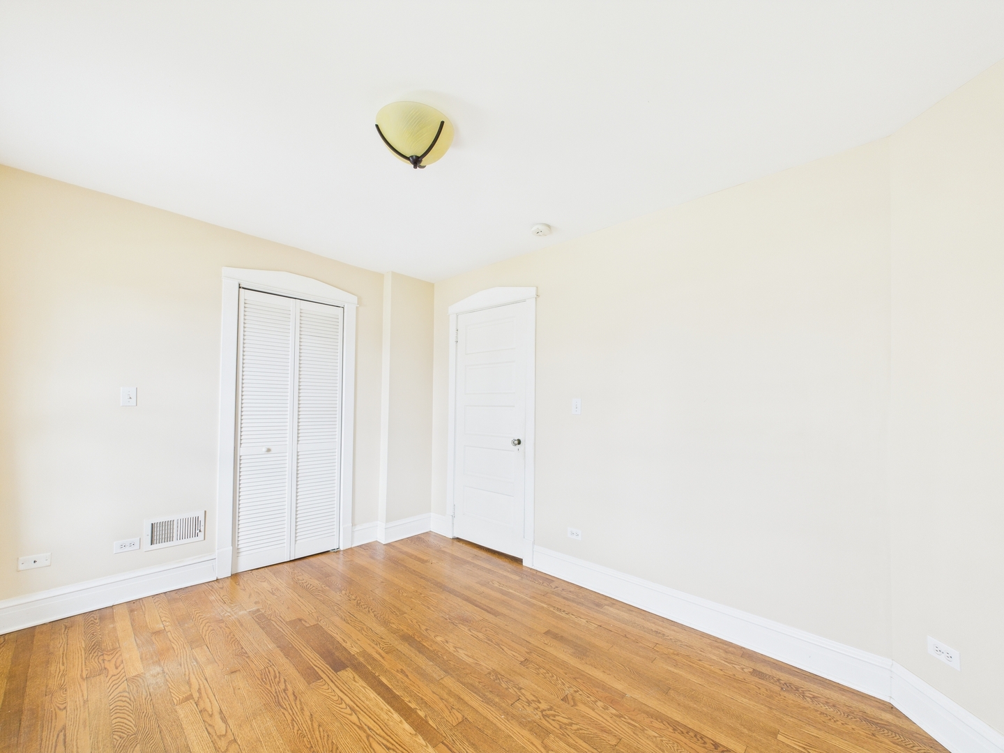 293 Northwood Road Riverside, IL 60546 - Photo 16 of 31
