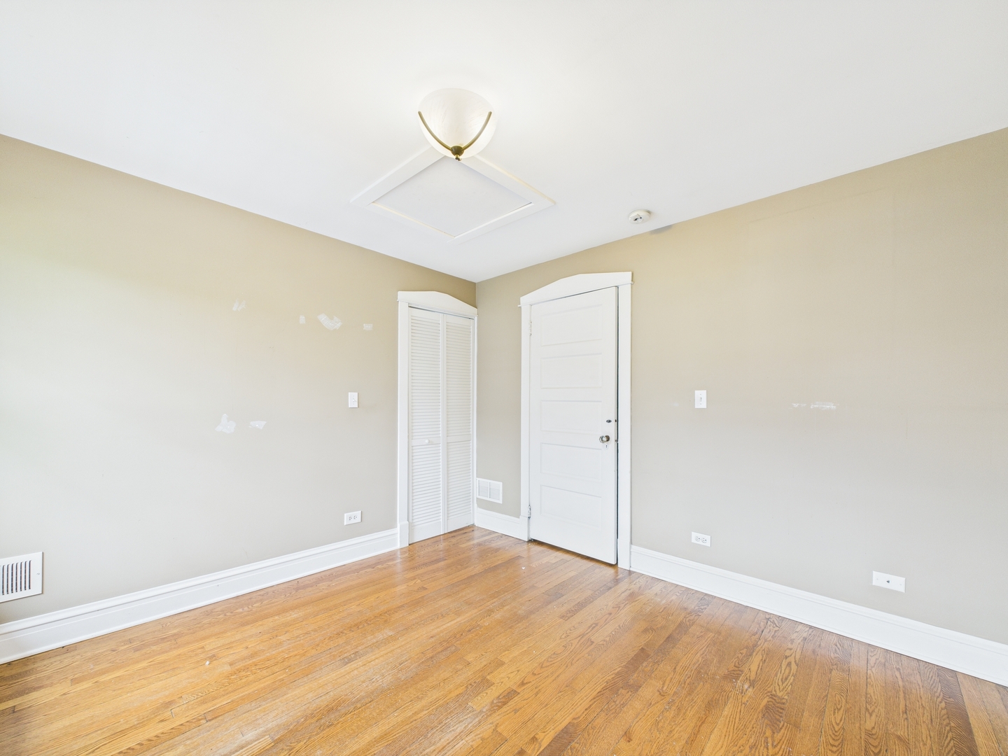 293 Northwood Road Riverside, IL 60546 - Photo 19 of 31