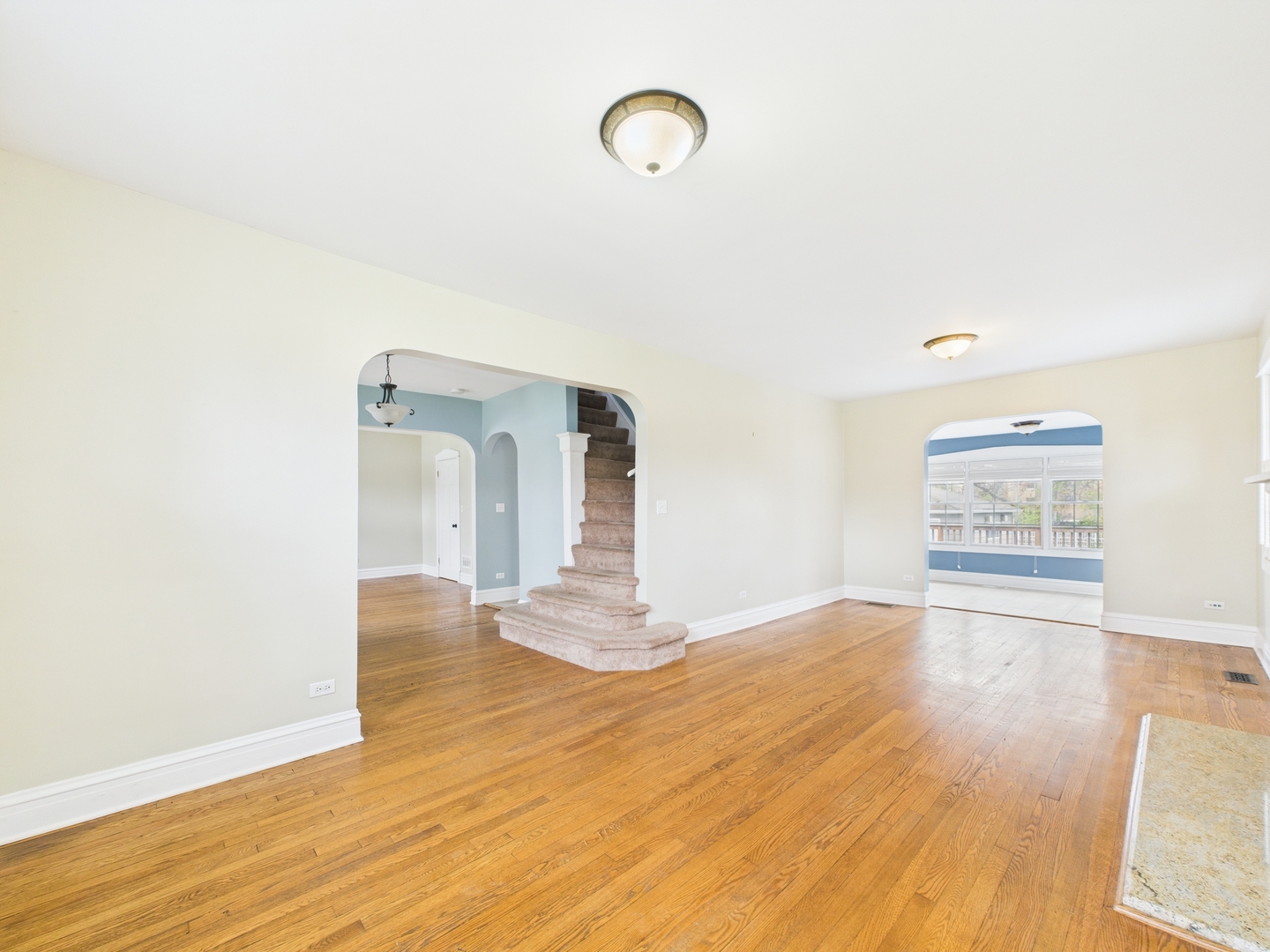 293 Northwood Road Riverside, IL 60546 - Photo 7 of 31