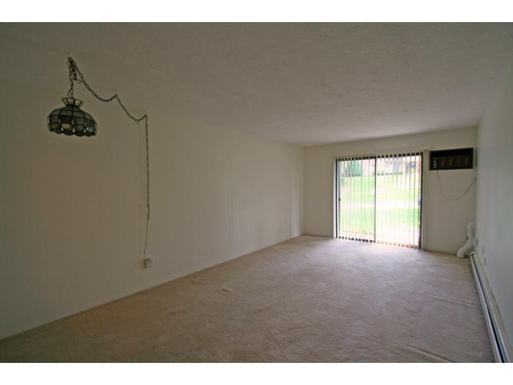 14 Strawberry Bank Road, Unit 6 Nashua, NH 03062 - Photo 2 of 14
