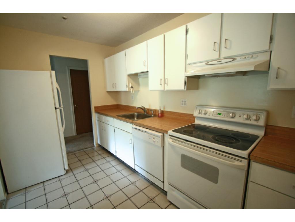 14 Strawberry Bank Road, Unit 6 Nashua, NH 03062 - Photo 5 of 14