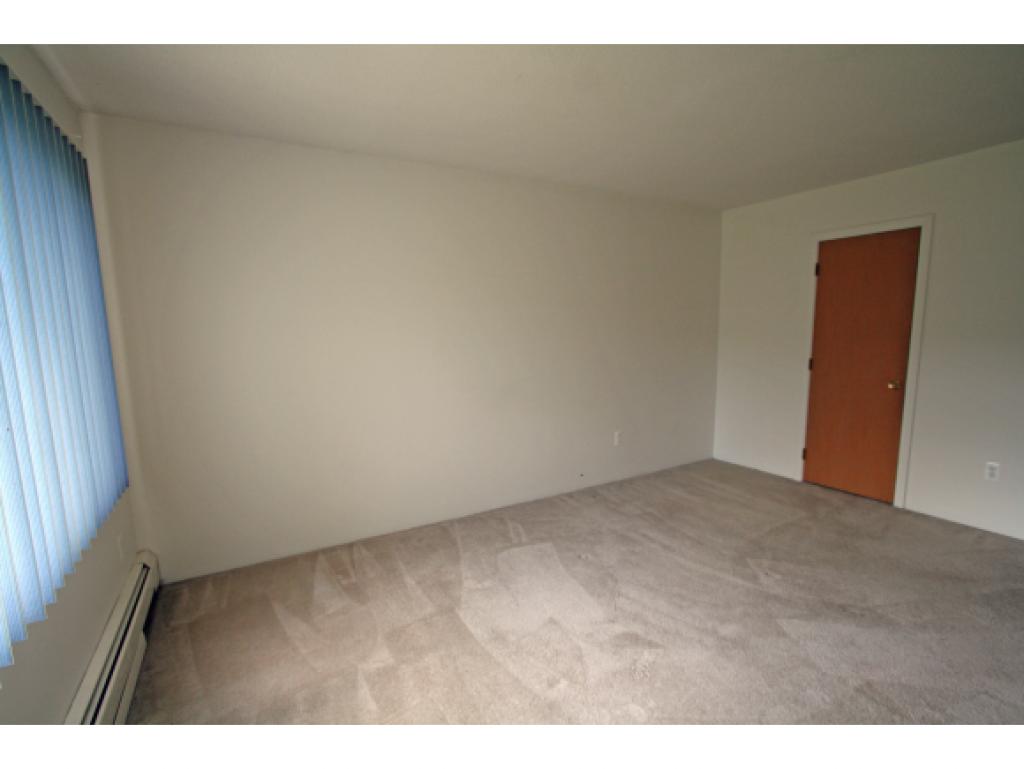 14 Strawberry Bank Road, Unit 6 Nashua, NH 03062 - Photo 10 of 14