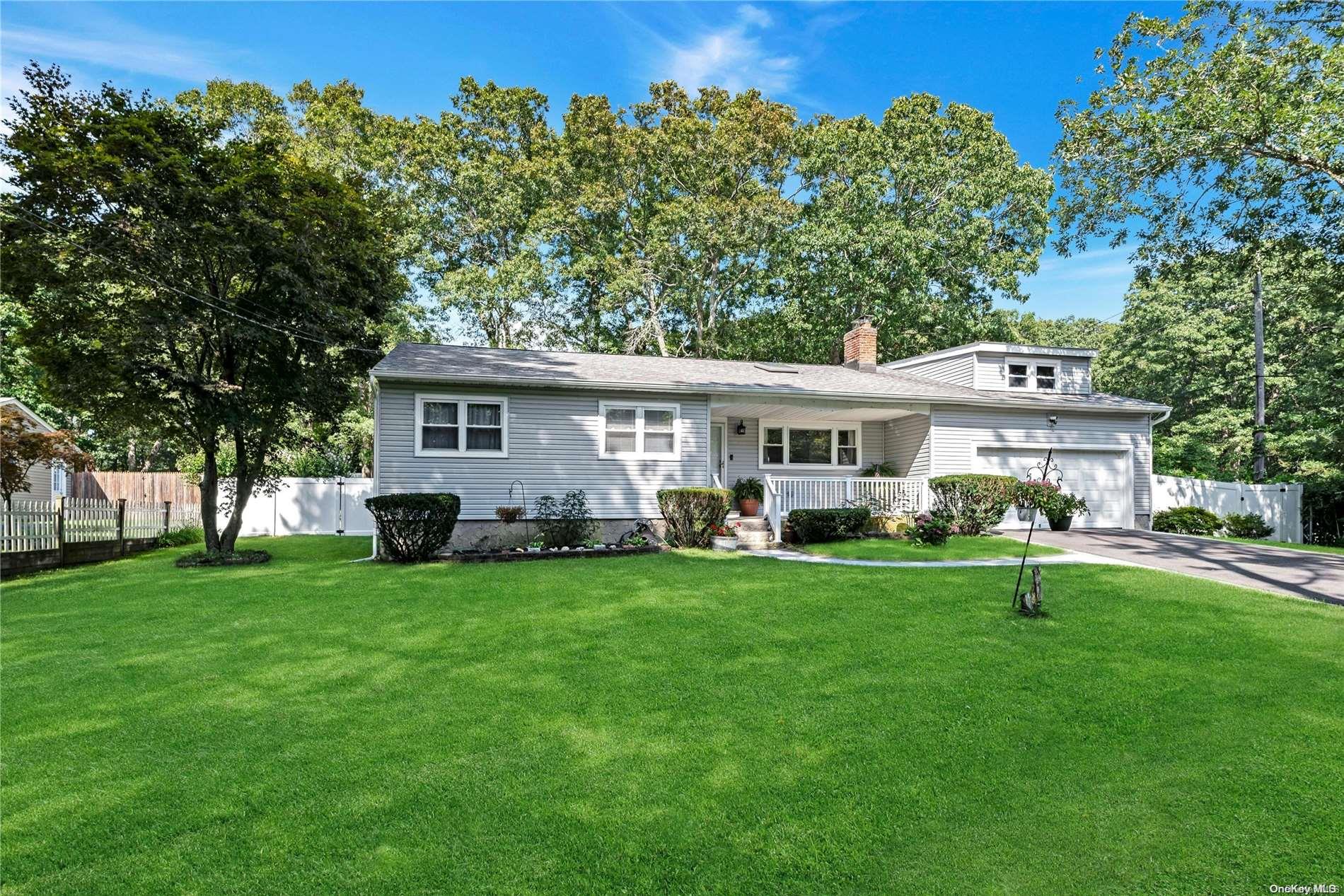 452 River Road Shirley, NY 11967 - Photo 1 of 1 Frontyard