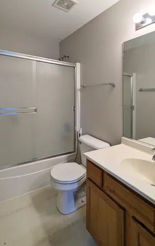 $3,300 | 2310 Shiloh Drive, Aurora, IL 60503