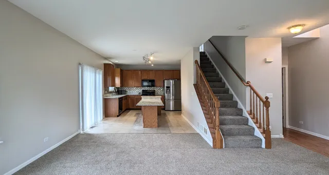 $3,300 | 2310 Shiloh Drive, Aurora, IL 60503