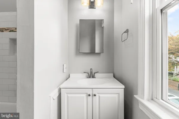 $2,900 | 1101 C Street Northeast, Unit B, Washington, DC 20002