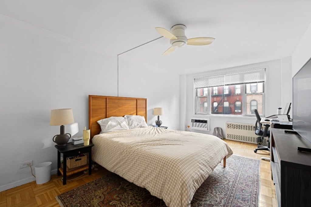435 East 77th Street, Unit 5F Manhattan, NY 10075 - Photo 4 of 17 Photo 4