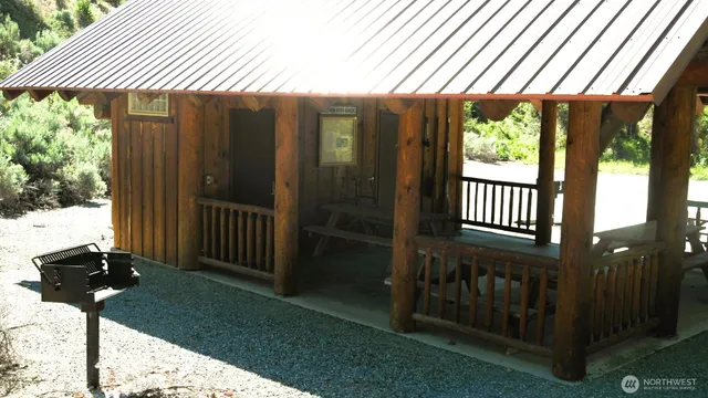 $79,500 | 4 Brook Trout Lane, Pateros, WA 98846