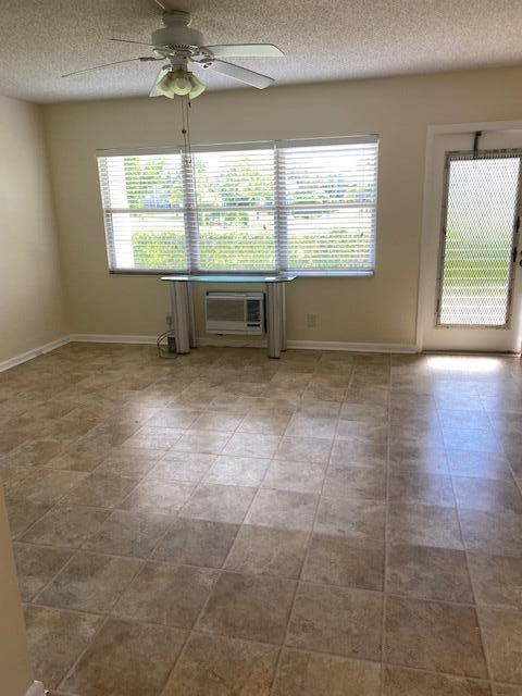 387 Brighton J Boca Raton, FL 33434 - Photo 3 of 12 4