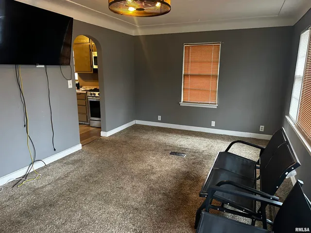 $110,000 | 300 South Street, Pekin, IL 61554