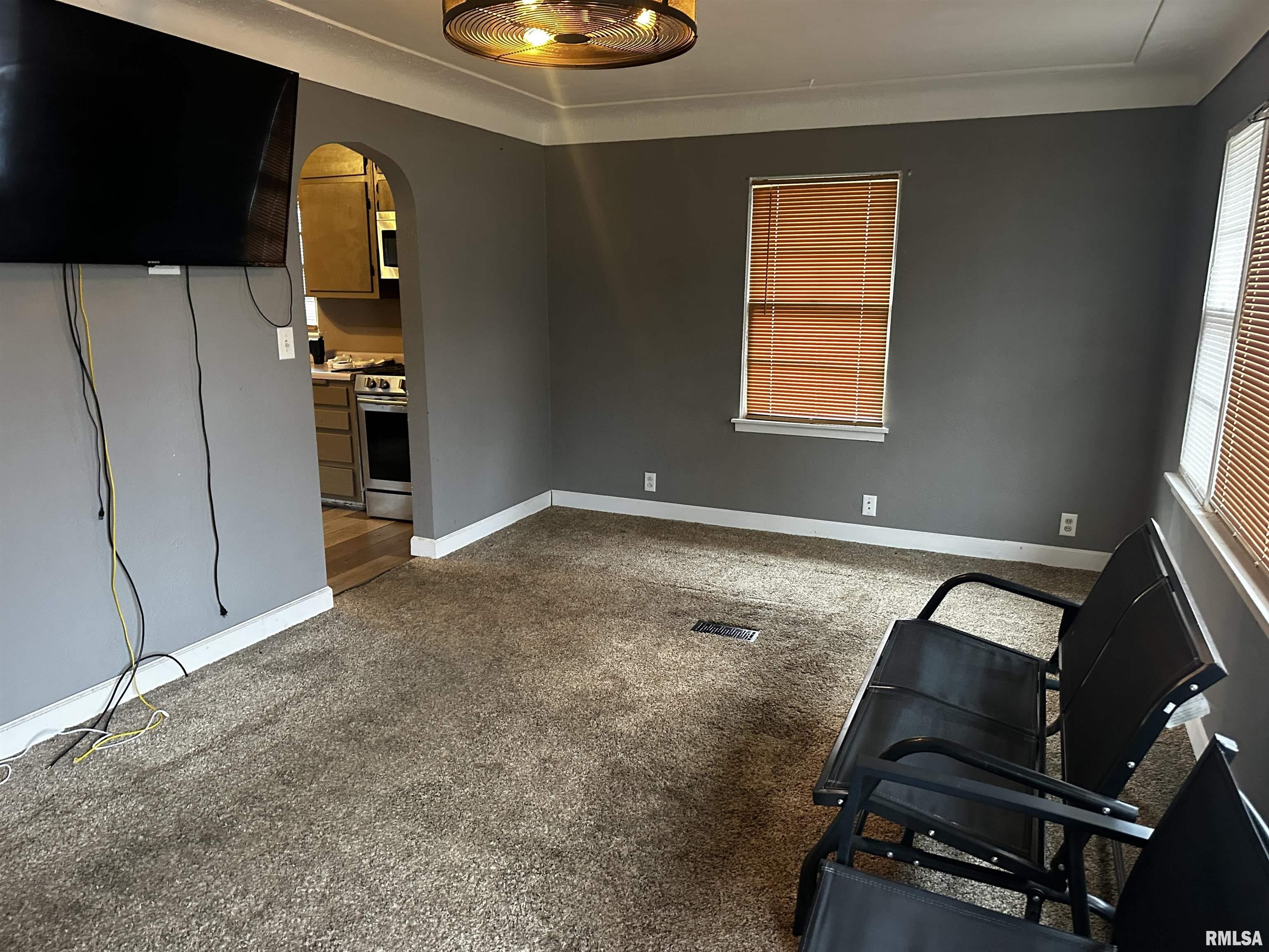 300 South Street Pekin, IL 61554 - Photo 4 of 18