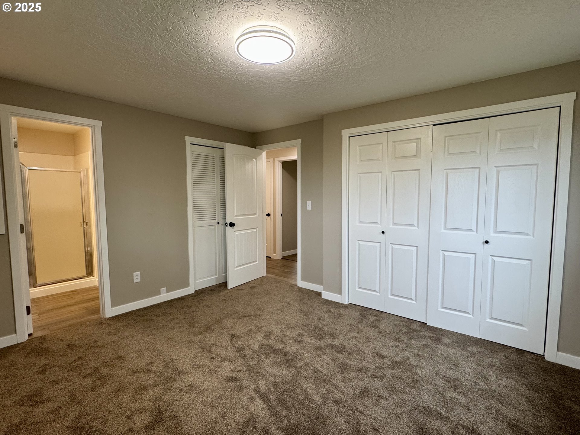 35929 Enterprise Road Creswell, OR 97426 - Photo 42 of 48 an empty room with closet area