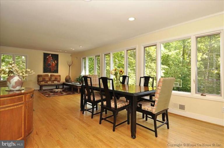 8520 Howell Road Bethesda, MD 20817 - Photo 3 of 28 Living Room/Dining Room