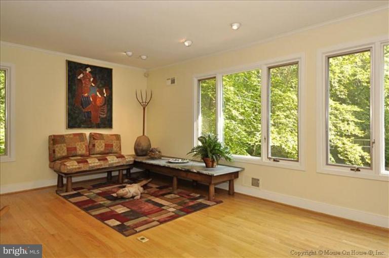 8520 Howell Road Bethesda, MD 20817 - Photo 22 of 28 Living Room #2