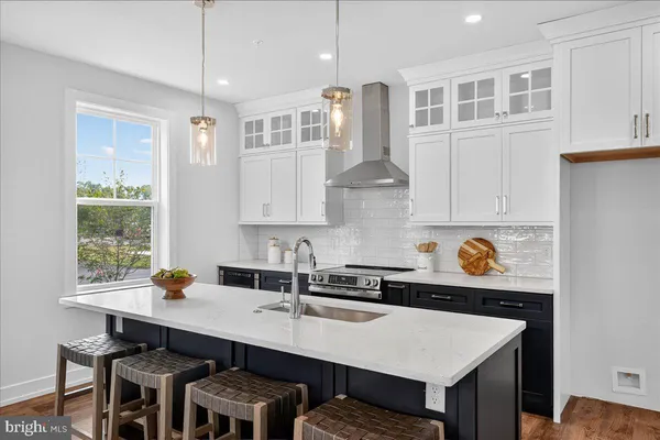 $485,000 | 409 Isabelle Court, Unit 201, Harleysville, PA 19438