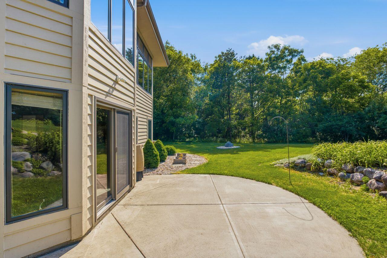 W291S5279 Ridgefield Road Genesee, WI 53189 - Photo 31 of 41 Patio