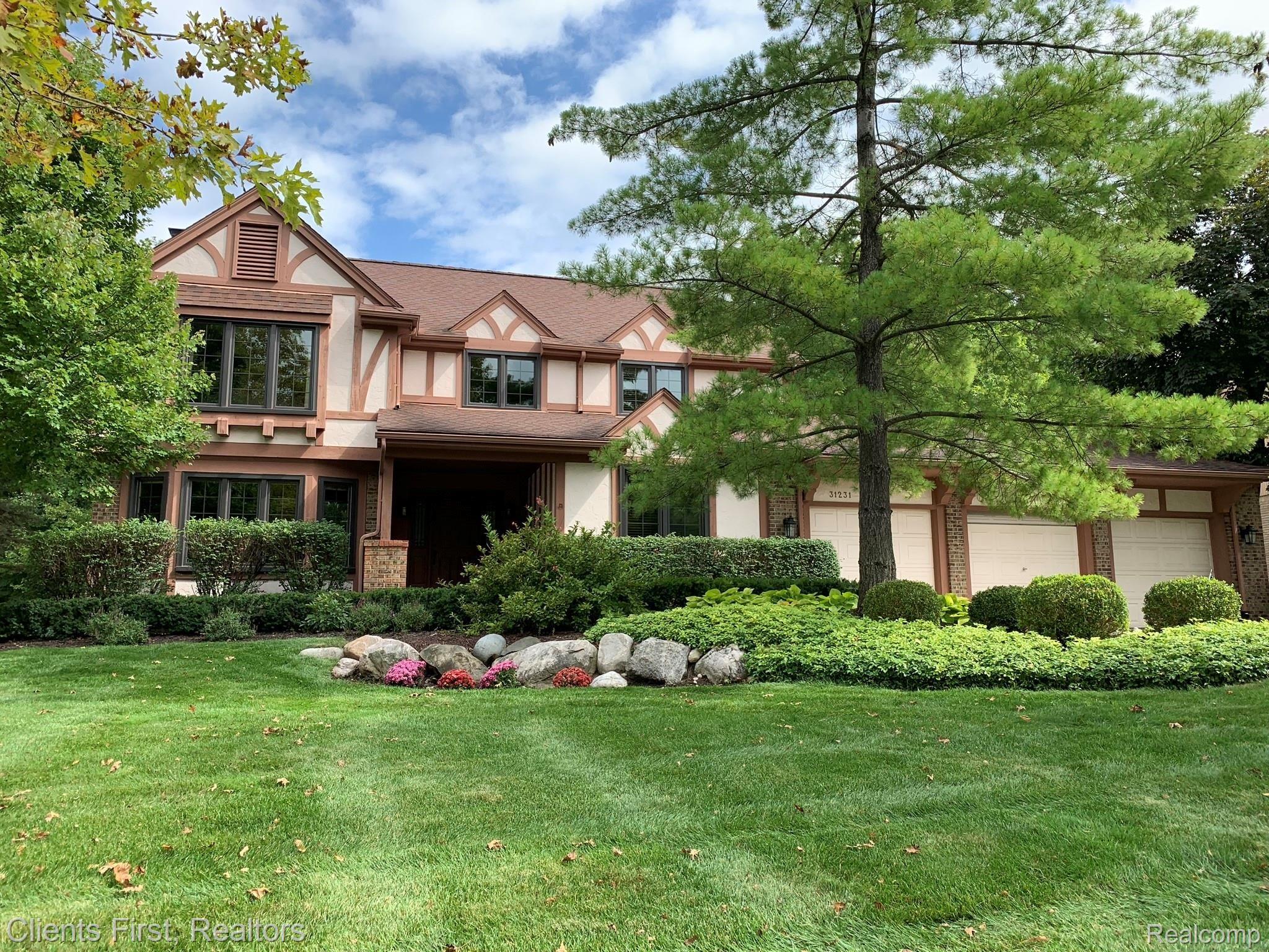 31231 Country Ridge Circle Farmington, MI 48331 - Photo 1 of 73 IMG_1677.JPEG