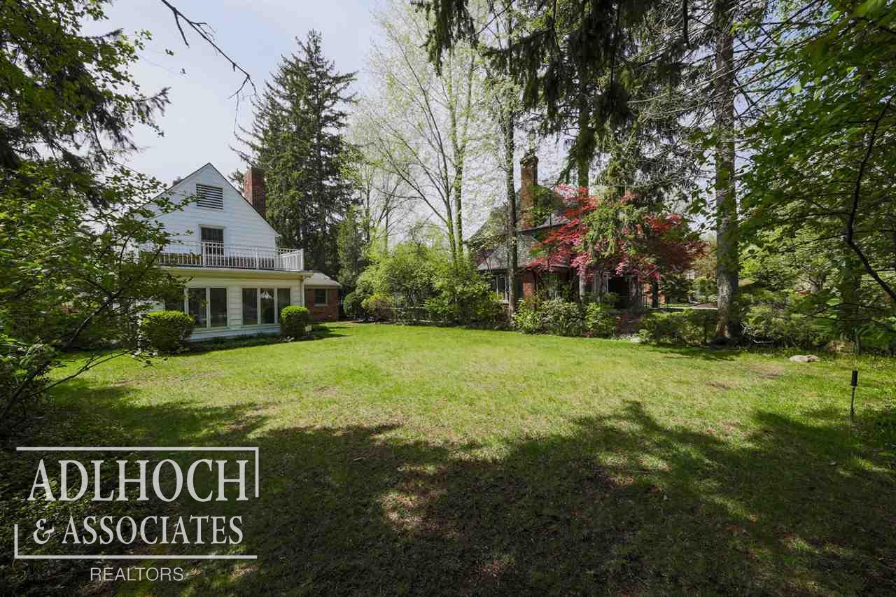 207 Ridge Road Grosse Pointe, MI 48236 - Photo 3 of 28 31318385-2.JPG