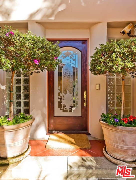 12623 Promontory Road Los Angeles, CA 90049 - Photo 2 of 44 Gallery Image 2