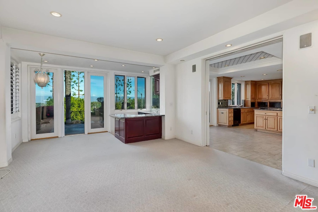 12623 Promontory Road Los Angeles, CA 90049 - Photo 12 of 44 Gallery Image 12