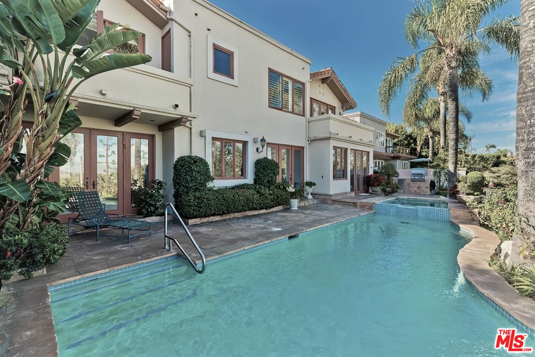 12623 Promontory Road Los Angeles, CA 90049 - Photo 13 of 44 Gallery Image 13