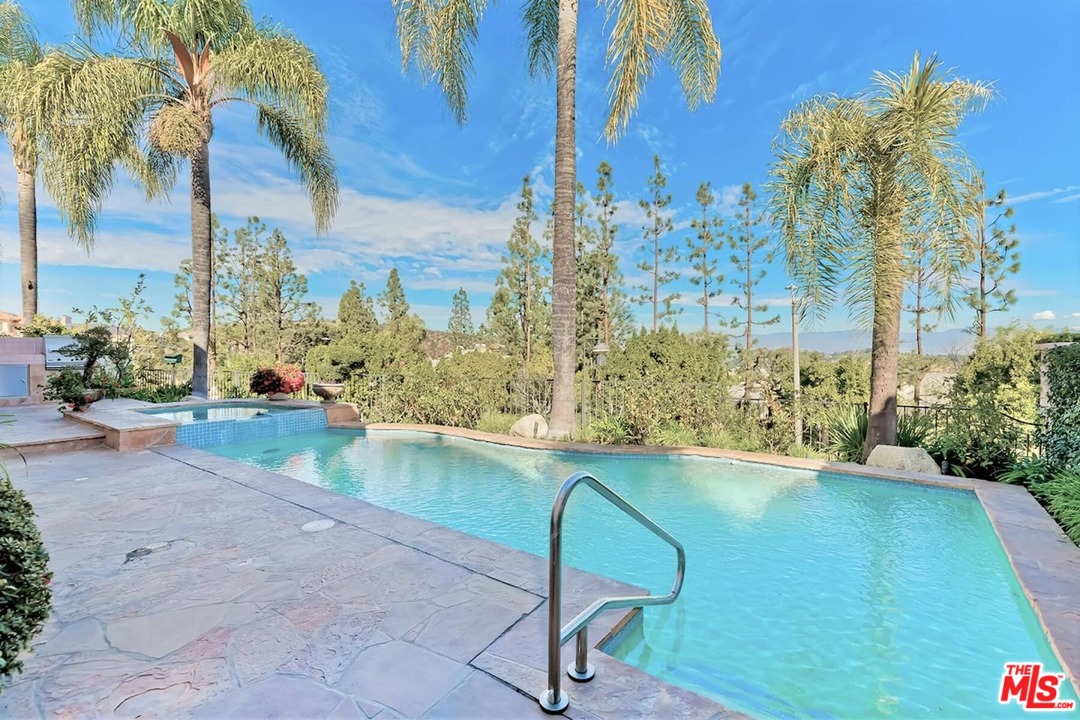 12623 Promontory Road Los Angeles, CA 90049 - Photo 14 of 44 Gallery Image 14