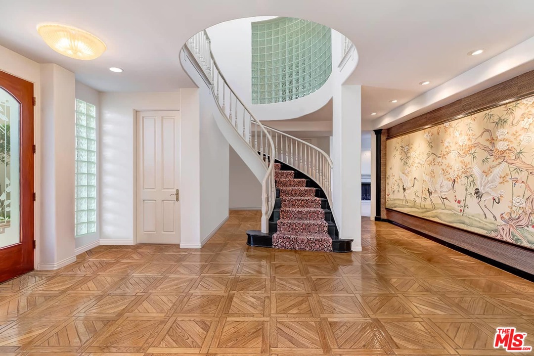 12623 Promontory Road Los Angeles, CA 90049 - Photo 17 of 44 Gallery Image 17