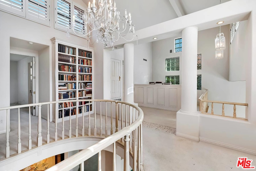 12623 Promontory Road Los Angeles, CA 90049 - Photo 18 of 44 Gallery Image 18